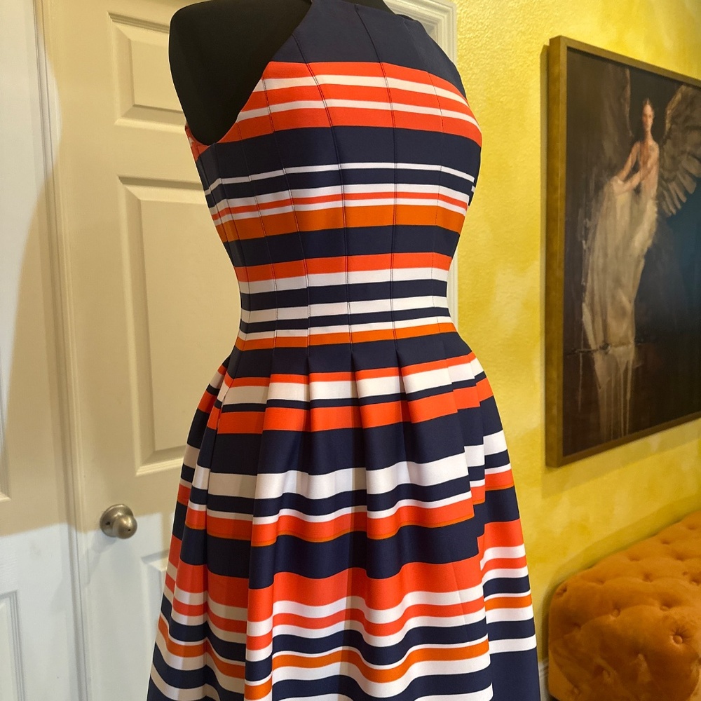 Dress - Picture 4 of 14